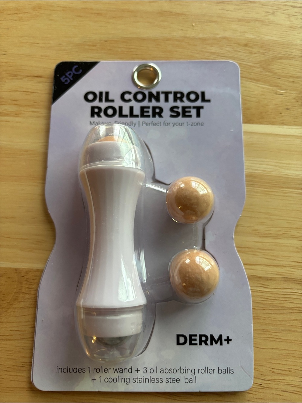 White Oil Control Roller Set - Facial Roller Wand with Absorbing Balls